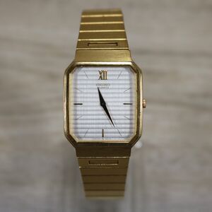Seiko Tank 5P30-5460 Quartz Watch – Pre-Owned, Rectangular, Gold Tone